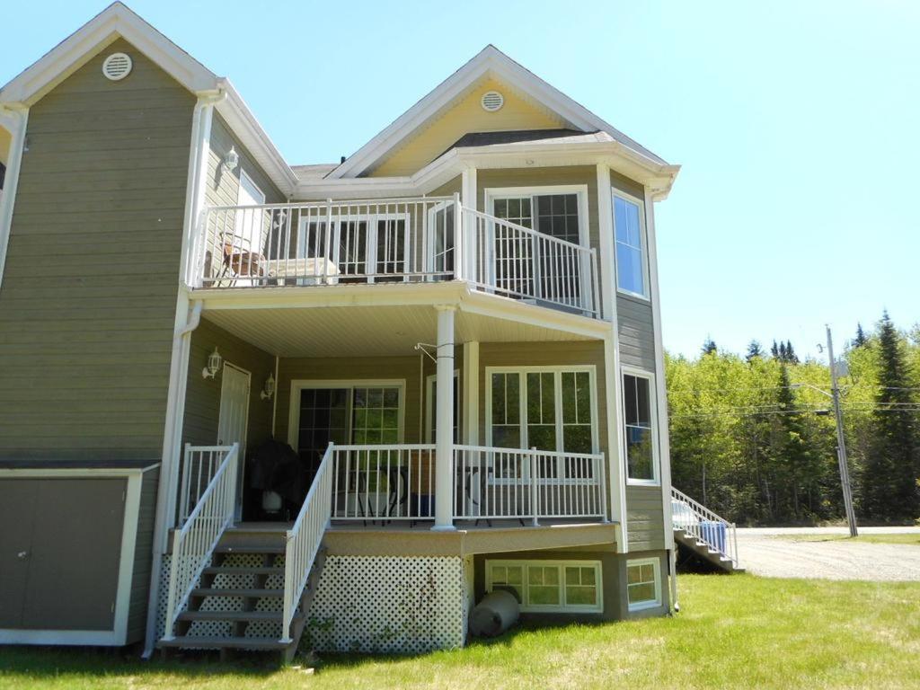 LʼAnse-Saint-Jean Condo Mont-Edouard מראה חיצוני תמונה